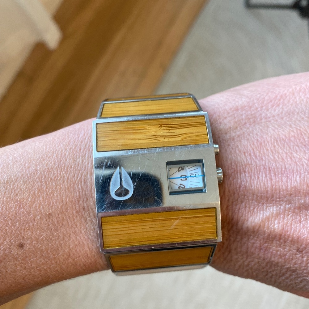 Nixon Nixon Rotolog Analog Watch